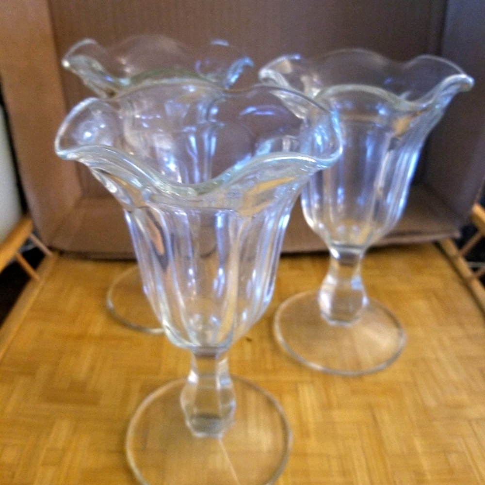 3 vintage Soda Shoppe, Ice Cream Sundae dishes